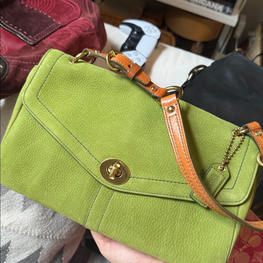 NWT Coach Lime Green Pristine Suede Nubuck Turnlock Bag Vintage Y2K Chelsea 8A56